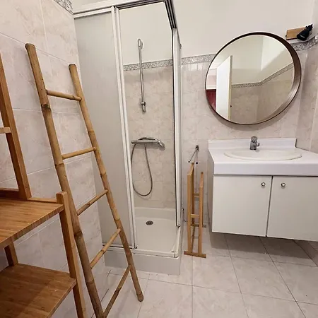 Appartement En Bord De Avec Terrasse Et Parking - Fr-1-816-38